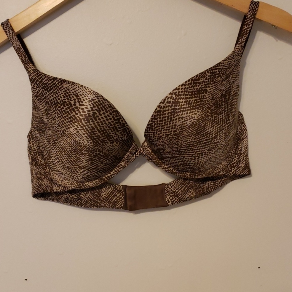 Victoria's Secret Bundle Of Bras - Picture 3 of 3